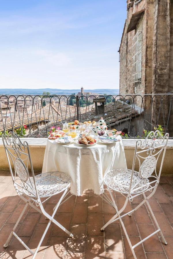 Residenza D'Epoca Palazzo Borghesi Acomodação com café da manhã Siena Exterior foto